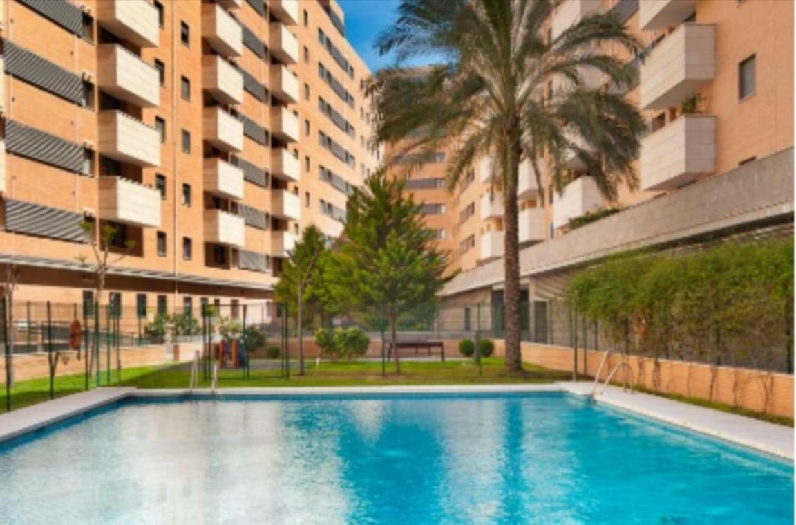 Keywise Perfect Location Next To Maria Zambrano Station, , ,pool And Free Parking Apartamento